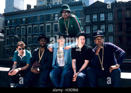 American hip hop gruppi run-D.M.C. e i Beastie Boys. © Gary Gershoff / MediaPunch Foto Stock