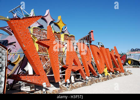 Insegna al neon dal vecchio Stardust casinò e hotel di Las Vegas Foto Stock