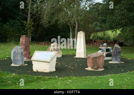 Box è un grande villaggio nel Wiltshire sul confine di somerset vicino a Bath, Inghilterra UK la casella Rock Circus Foto Stock