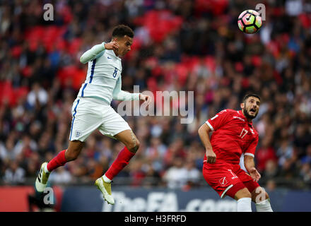 L'Inghilterra del dele Alli in azione durante il 2018 FIFA World Cup Match di qualificazione allo Stadio di Wembley, Londra. Foto Stock