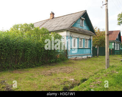 La nave "Sayonara" (ENI 02325534) si vede navigare nel Noordzeekanaal vicino al porto di Amsterdam. Questa nave, identificata dal suo numero unico ENI, svolge un ruolo chiave nel trasporto di merci lungo questo corso d'acqua cruciale. Foto Stock