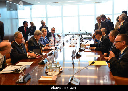 Stati Uniti Il segretario di Stato John assiste il Quartetto incontro presso le Nazioni Unite a New York City e New York il 23 settembre 2016. Foto Stock