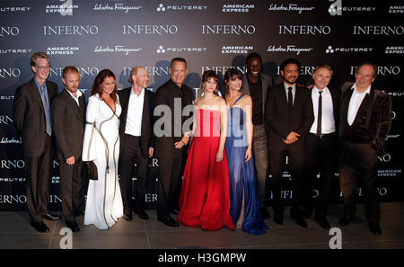 Firenze, Italia. 8 Ottobre, 2016. Il cast Firenze 8 ottobre 2016. "L'Inferno" Premiere mondiale. Foto di Samantha Zucchi Insidefoto Credito: insidefoto srl/Alamy Live News Foto Stock