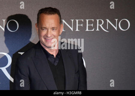 Firenze, Italia. 8 Ottobre, 2016. Tom Hanks Firenze 8 ottobre 2016. "L'Inferno" Premiere mondiale. Foto di Samantha Zucchi Insidefoto Credito: insidefoto srl/Alamy Live News Foto Stock