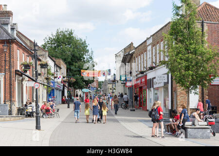 Area pedonale King Street, Thetford, Norfolk, Inghilterra, Regno Unito Foto Stock