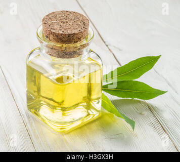 Olio di oliva - ingrediente naturale per diverse salse. Foto Stock