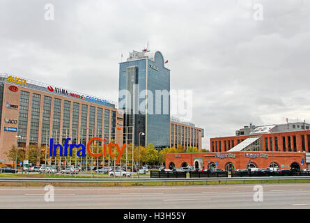 Stoccolma, Svezia - 17 ottobre 2013: InfraCity è ben sviluppata area retail a Stoccolma Foto Stock