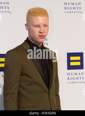 Modello Shaun Ross sul tappeto rosso della HRC 2016 Cena nazionale su settembre, 10, 2016 a Washington D.C.. Foto Stock