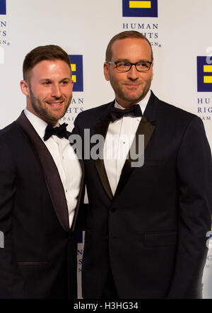 Chad Griffin presidente HRC & Charles Joughin sul tappeto rosso al HRC Cena nazionale su settembre, 10, 2016 a Washington D.C.. Foto Stock