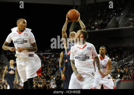 (L-R) Chris Brown, Kid inchiostro, Mac Miller e Jay Sean giocando al 2016 Power 106 All Star Celebrity Gioco di basket in usc Galen Center su Settembre 11, 2016 a Los Angeles, California. Foto Stock