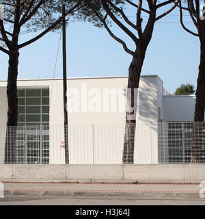 Dettaglio di un nuovo edificio educativo a Cecina, Italia, 2015. Foto Stock