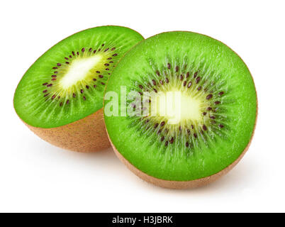 Isolato kiwi. Un kiwi tagliato a metà isolato su sfondo bianco con tracciato di ritaglio Foto Stock