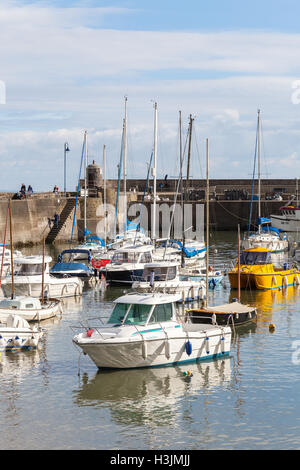 Saundersfoot Harbour, Pembrokeshire, Wales, Regno Unito, ottobre 2016 Foto Stock