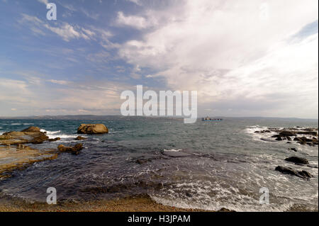 Vista mare di Hamza (hamza Koyu) porto Gallipoli (Gelibolu). La città macedone di Callipolis fu fondata nel V secolo B. Foto Stock