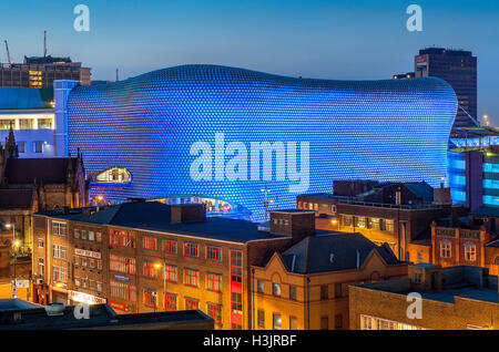 Selfridge's Department Store di notte, il Bull Ring, Birmingham City Centre, Birmingham, West Midlands, England, Regno Unito Foto Stock