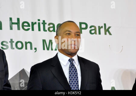 Boston, Massachusetts, USA. 22 Maggio, 2012. Governatore DEVAL PATRICK parla per la dedicazione della chiesa armeno-Heritage Park situato sul Rose Kennedy Greenway di Boston. © Kenneth Martin/ZUMA filo/Alamy Live News Foto Stock