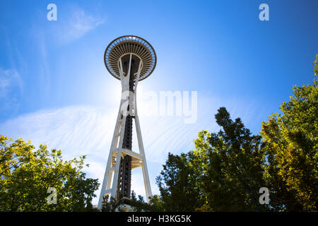 Vista dello spazio ago contro un cielo blu - Seattle, WA - USA Foto Stock