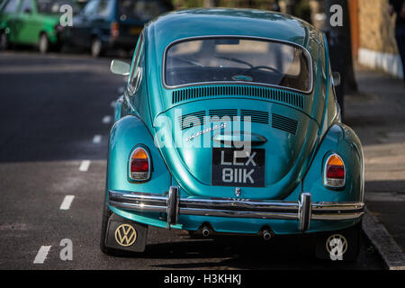 Verde metallizzato Volkswagen maggiolino classica forma Foto Stock