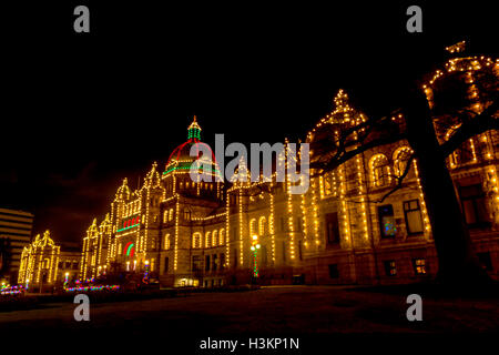 BC legislatura building illuminato la notte di Natale 5 Foto Stock