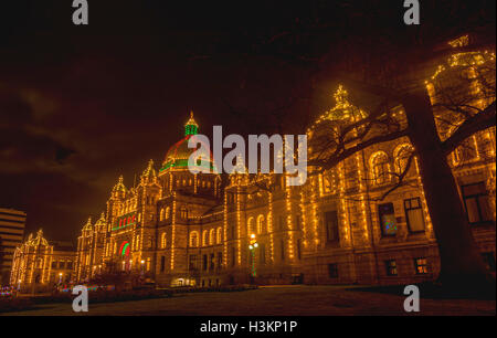 BC legislatura building illuminato la notte di Natale 4 Foto Stock