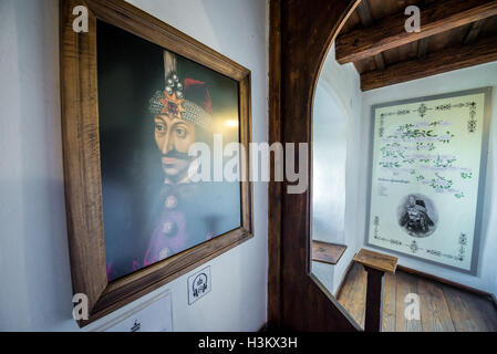 Ritratto di Vlad l'Impalatore nel Castello di Bran, Romania chiamato Castello di Dracula, casa del carattere di titolo in Bram Stoker's 'Dracula' Foto Stock