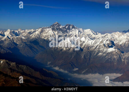 Vista aerea del monte Everest e Himalaya mountains come visto da un aereo dal Nepal al Bhutan Foto Stock