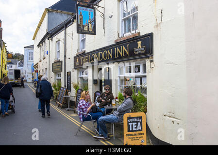 Lo storico pub London Inn a Padstow in Cornovaglia. Foto Stock