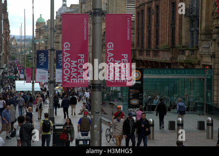 Glasgow scene di strada le persone fanno Glasgow Buchanen street passi Foto Stock