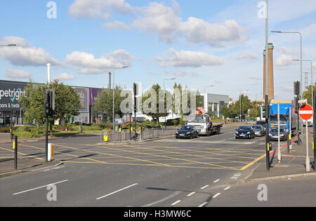 Svincolo sulla Purley Way, Croydon, Regno Unito. Una delle principali fuori città zona commerciale nel sud di Londra, Regno Unito Foto Stock