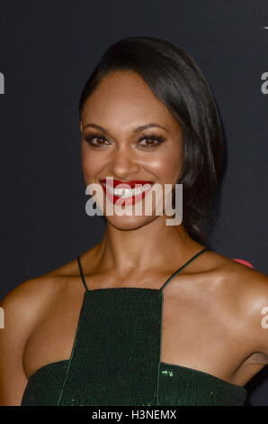 Hollywood, CA. 10 ottobre, 2016. Cynthia Addai-Robinson presso il commercialista prima mondiale al Teatro Cinese di Hollywood, in California, il 10 ottobre 2016. Credito: David Edwards/media/punzone Alamy Live News Foto Stock