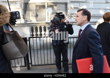 A Downing Street, Londra, Regno Unito. 11 ott 2016. Alun Cairns. Ministri a Downing Street. Credito: Matteo Chattle/Alamy Live News Foto Stock