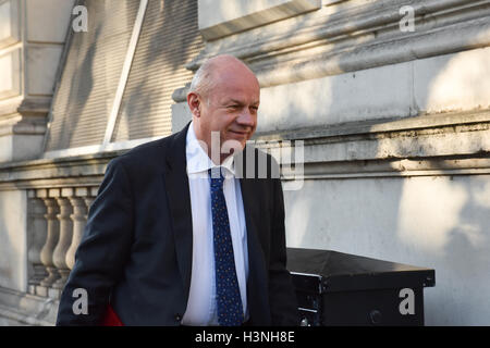 A Downing Street, Londra, Regno Unito. 11 ott 2016. Damien verde. Ministri a Downing Street. Credito: Matteo Chattle/Alamy Live News Foto Stock