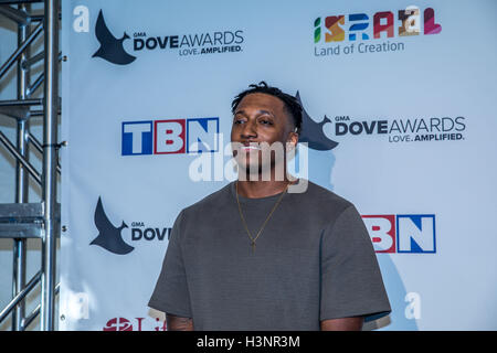 Nashville, Tennessee, Stati Uniti d'America. Undicesimo oct, 2016. Lecrae presso la quarantasettesima annuale Colomba GMA Awards a Nashville, TN presso Allen Arena sul campus della Università Lipscomb. Il GMA Colomba Awards è un premi mostra prodotta dall'Associazione di musica di vangelo. © Jason Walle/ZUMA filo/Alamy Live News Foto Stock