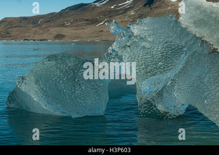 La formazione di ghiaccio in Samarinbreen, Svalbard, Norvegia Foto Stock