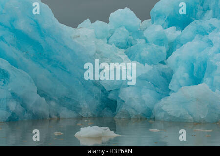 Piccolo Iceberg a Bengtsenbutka, Svalbard, Norvegia Foto Stock