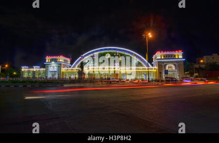 Hualamphong Stazione Ferroviaria di notte, Bangkok, Thailandia Foto Stock