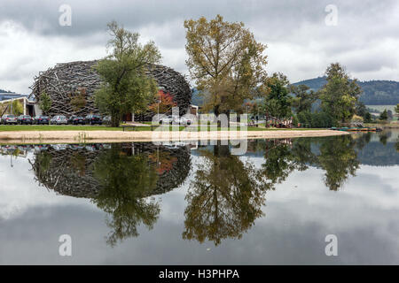 Azienda agricola di Andrej Babis nido di cicogna ( Ceca Hnizdo Capi ), Olbramovice, Repubblica Ceca Foto Stock