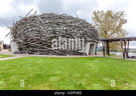 Azienda agricola di Andrej Babis nido di cicogna ( Ceca Hnizdo Capi ), Olbramovice, Repubblica Ceca Foto Stock