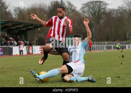 Michael Spencer in azione per Hornchurch - AFC Hornchurch vs Lewes - Ryman Premier League Division calcio presso lo Stadio - 18/02/12 Foto Stock