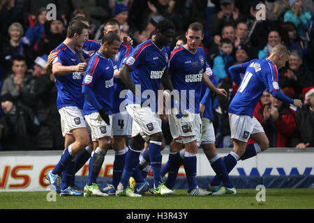 Tommy Smith di Ipswich Town (L) celebra il punteggio del primo obiettivo per il suo team - Ipswich Town vs Bristol City - NPower campionato di calcio al Portman Road, Ipswich, Suffolk - 22/12/12 Foto Stock