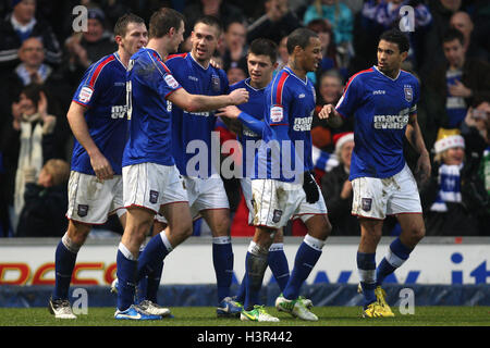 Tommy Smith di Ipswich Town (L) celebra il punteggio del primo obiettivo per il suo team - Ipswich Town vs Bristol City - NPower campionato di calcio al Portman Road, Ipswich, Suffolk - 22/12/12 Foto Stock