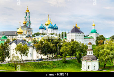 Vista del Lavra della Trinità di san Sergio - Sergiyev Posad, Russia Foto Stock