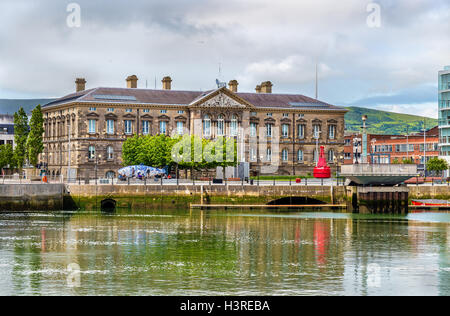 Vista di Custom House sul fiume Lagan a Belfast Foto Stock