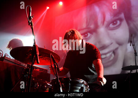 Barcellona - 25 Maggio: Umberto e Antoni Maiovvi (electronic band) esegue in fase di Apolo Primavera Sound Festival 2015 (PS15). Foto Stock