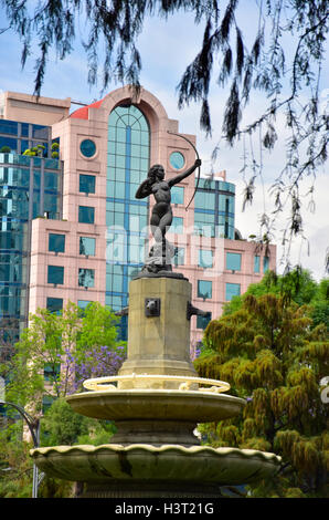 La Cacciatrice Fontana Diana (Fuente de la Diana Cazadora) è una fontana monumentale di Diana. Foto Stock