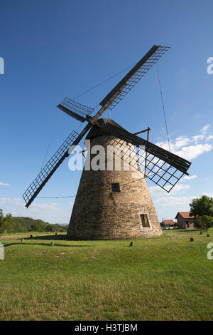 Il mulino a vento da Dusnok 1888, Skanzen di Szentendre Village Museum, Ungherese Open Air Museum del XVIII al XX secolo la vita di allevamento. Foto Stock