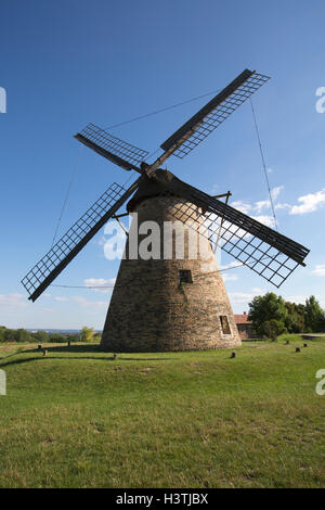 Il mulino a vento da Dusnok 1888, Skanzen di Szentendre Village Museum, Ungherese Open Air Museum del XVIII al XX secolo la vita di allevamento. Foto Stock