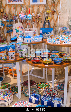 Isola di Santorini, Grecia - Giugno 03 2015: negozio di souvenir a Santorini, Grecia Foto Stock