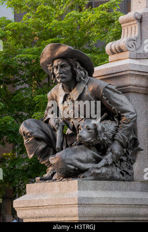 Lambert Closse figura al memoriale di Paul Chomedey de Maisonneuve, fondatore della vecchia Montreal, Place d'Armes, Montreal Foto Stock