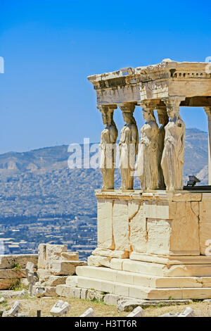 Portico delle cariatidi, eretteo tempio Acropoli di Atene, Grecia Foto Stock
